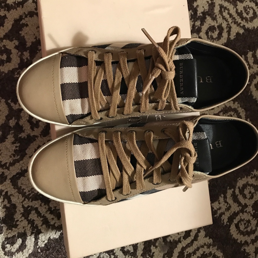AUTHENTIC Burberry Sneakers